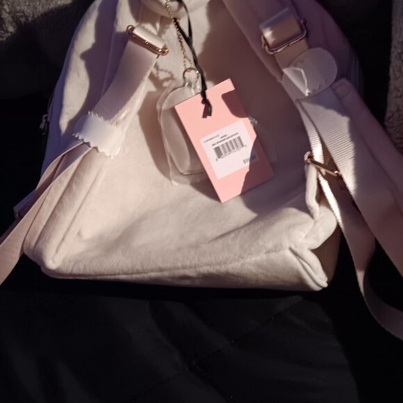 Purses - Picture 6 of 11